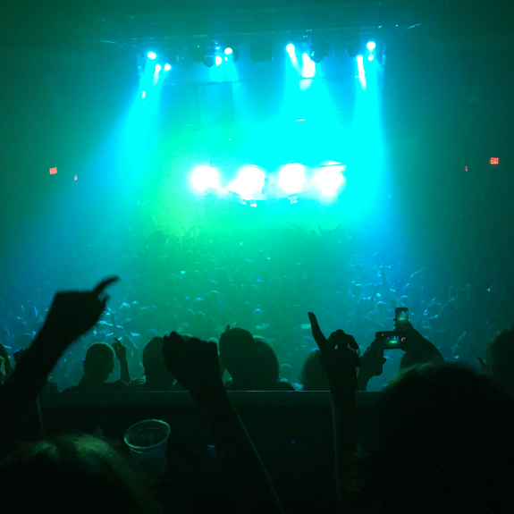 No Scrubs 90s dance party No Scrubs 90s Dance Party Exercise your pleasure groove to 2Pac